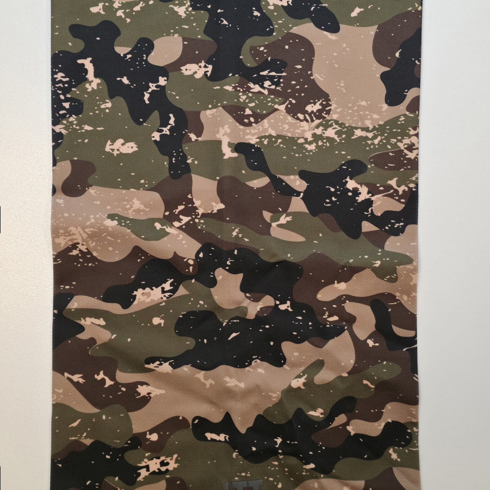KAMUFLAJ — flat-lay